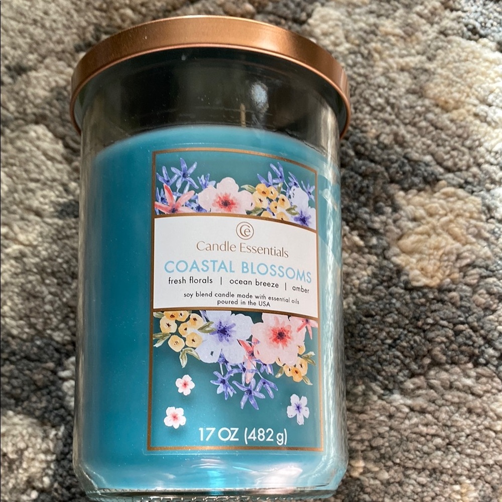 Candle Essentials Coastal Blossoms Blue Candle